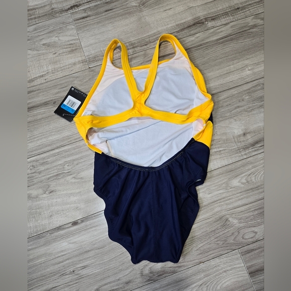 Nike Women's Swimsuit- Size 10 - Picture 3 of 5